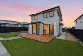 Motivated owner, a standard 10-year guarantee, Brandnew 4 beds 2.5 baths house with garage on 516m2 section, 0.5 km to Beachlands School, close to beaches, reserves, beaclands marina, golf club, Beachlands Village which has a supermarket, pharmacy, local shops, and cafes, 142 Ninth View Avenue, Beachlands, Auckland