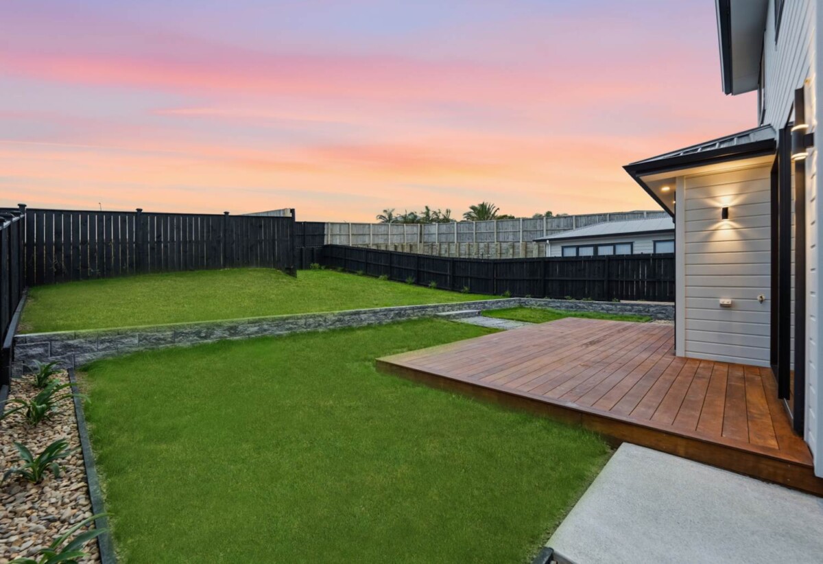Motivated owner, a standard 10-year guarantee, Brandnew 4 beds 2.5 baths house with garage on 516m2 section, 0.5 km to Beachlands School, close to beaches, reserves, beaclands marina, golf club, Beachlands Village which has a supermarket, pharmacy, local shops, and cafes, 142 Ninth View Avenue, Beachlands, Auckland