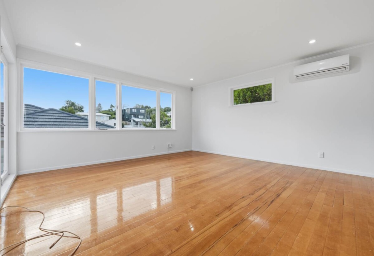 Renovated 4 beds 2 baths house with double garage on 548m2 section, Close to Sylvia Park Mall, schools, motorway access, 17 Melton Road, Mt Wellington, Auckland