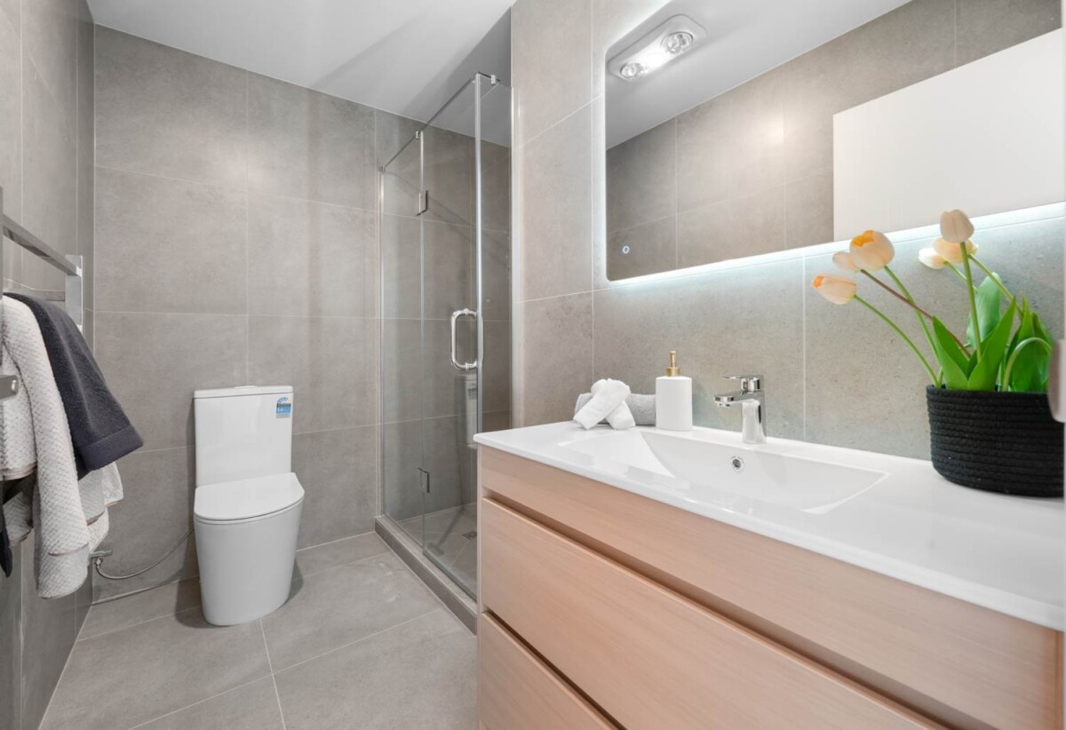 Must sell, 10-Year Master Build + 24-Month Maintenance, Brandnew Freehold 3 beds 2.5 baths home with car park, walks to Pakuranga Plaza (1.2 km), schools, Lot 6, 27 Grassways Avenue, Pakuranga, Auckland