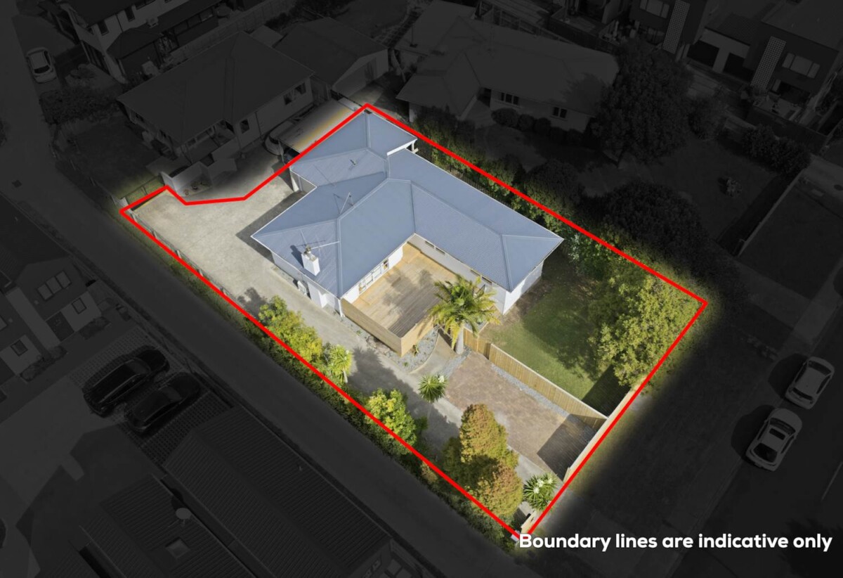 3 beds 1 bath house with garage on 408m2 section, The roof was replaced approximately 6 years ago, with insulation upgraded at the same time. The property has also been refreshed with interior and exterior painting, easy walk to Howick Village, New World, cafés, restaurants, Owairoa Primary and Howick Domain, with Howick Beach nearby, 118 Moore Street, Howick, Auckland