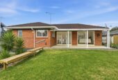 Move-in ready, Updated Brick and tile 3 beds 1 bath house on 617m2 section, close to schools, shopping centre, zoned for Wakaaranga Primary School, Farm Cove Intermediate, and Pakuranga College, 28 Whiteacres Drive, Sunnyhills, Auckland