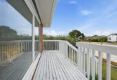 Move-in ready, Updated Brick and tile 3 beds 1 bath house on 617m2 section, close to schools, shopping centre, zoned for Wakaaranga Primary School, Farm Cove Intermediate, and Pakuranga College, 28 Whiteacres Drive, Sunnyhills, Auckland