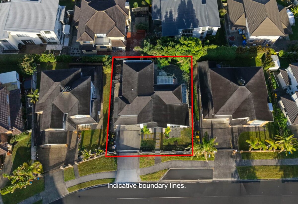 Walk to Rangitoto College, 292m2 5 beds 3.5 baths house with double garage on 500m2 section, zoned for Rangitoto College, Murrays Bay Intermediate and Murrays Bay School., close to shops, supermarkets, Albany Centre, motorway access, 11 Mulroy Place, Pinehill, Auckland
