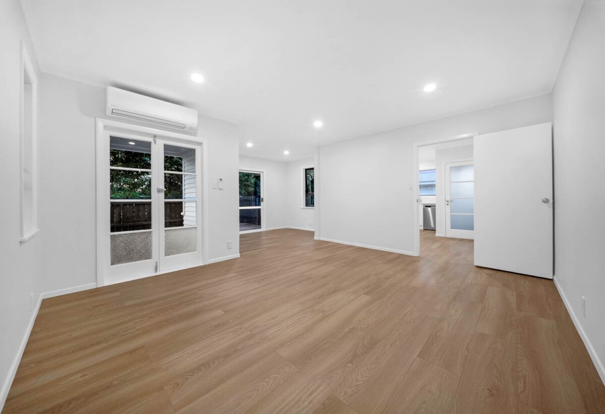 Fully renovated standalone 2 beds 1 bath home with garage, The rear garage has been fully refurbished, close to schools, supermarket, train station, motorway access, 1/3 Cross Street, Papakura, Auckland