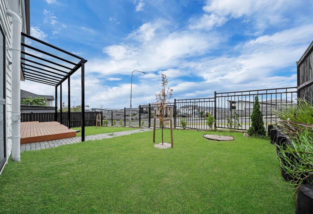 Ormiston school zone, Brandnew 7 beds 6 baths house with double garage and 2 beds granny, close to schools, shopping centres, reserves, 115 Thomas Road, Flat Bush, Auckland