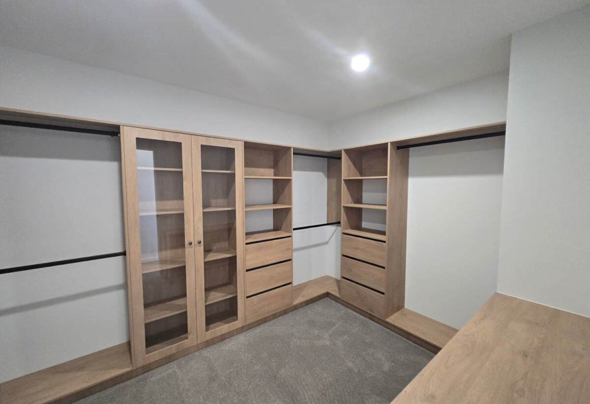 7 beds 5.5 baths house with double garage on 455n2 section, sea views, close to schools, shops, motorway access, 11 Port Way, Karaka, Auckland