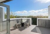 3 baths 2.5 baths home with double garage, Moments to Meadowbank Village Shops, golf club, Waiatarua Reserve, schools, zoned for Meadowbank Primary School, Remuera Intermediate, and Selwyn College, 3/758 Remuera Road, Remuera, Auckland