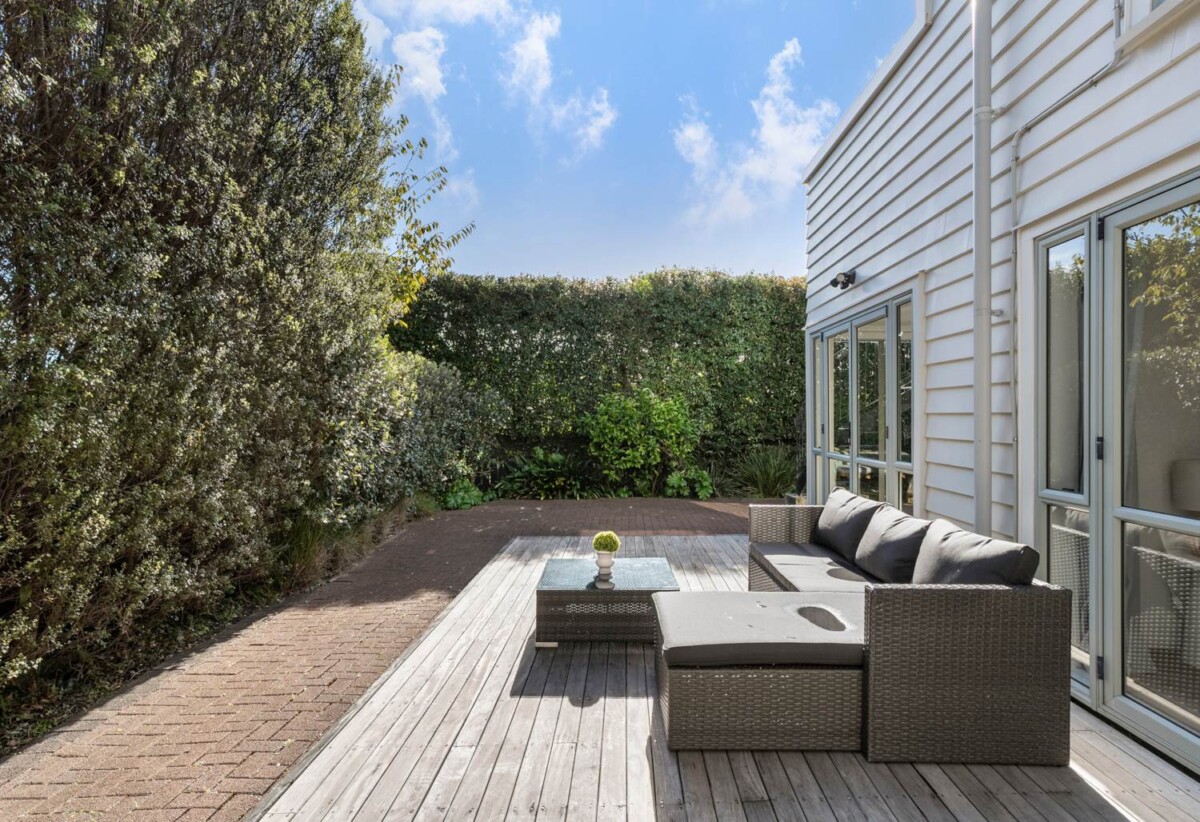 3 baths 2.5 baths home with double garage, Moments to Meadowbank Village Shops, golf club, Waiatarua Reserve, schools, zoned for Meadowbank Primary School, Remuera Intermediate, and Selwyn College, 3/758 Remuera Road, Remuera, Auckland