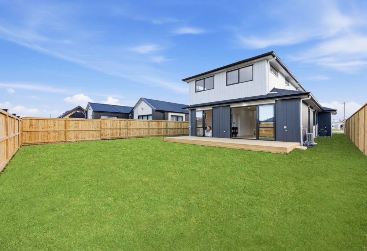 10 Year Master Builders Guarantee, Brandnew 5 beds + study room 3.5 baths house with double garage on 500m2 section, 2 ensuites, 1 ensuite ground floor, near Clevedon village, Clevedon School, Farmer market, close to beach, 6 Kakano Street, Clevedon, Auckland