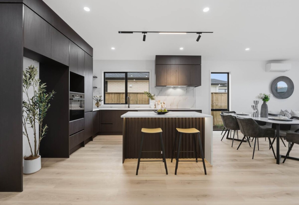 10 Year Master Builders Guarantee, Brandnew 5 beds + study room 3.5 baths house with double garage on 500m2 section, 2 ensuites, 1 ensuite ground floor, near Clevedon village, Clevedon School, Farmer market, close to beach, 6 Kakano Street, Clevedon, Auckland