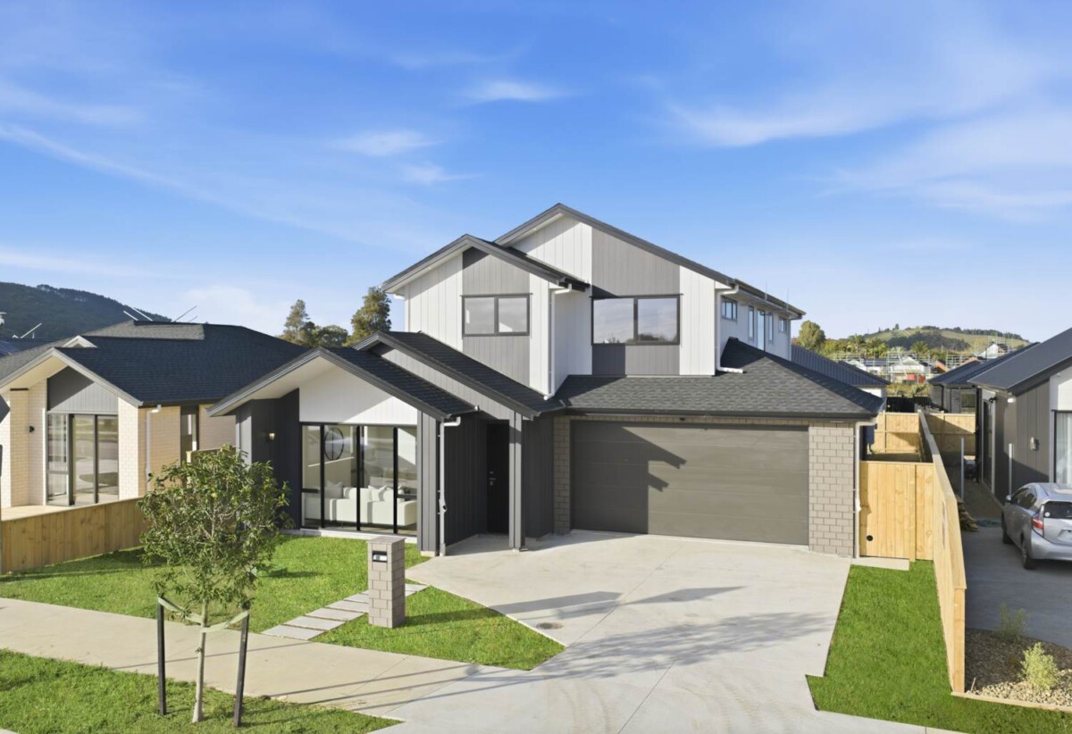 10 Year Master Builders Guarantee, Brandnew 5 beds + study room 3.5 baths house with double garage on 500m2 section, 2 ensuites, 1 ensuite ground floor, near Clevedon village, Clevedon School, Farmer market, close to beach, 6 Kakano Street, Clevedon, Auckland