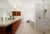Motivated overseas owners, 606m2 6 beds + 2 offices 4 baths Grand Estate on 4.1973ha land, private swimming pool, tA large triple-car garage with dedicated gear storage, a separate laundry with an ironing room, close to Karaka Golf Club, Karaka Racecourse, Drury commercial hub (Countdown, shops, dining), ACG Strathallan and karaka school, 38 William Potter Lane, Karaka, Auckland