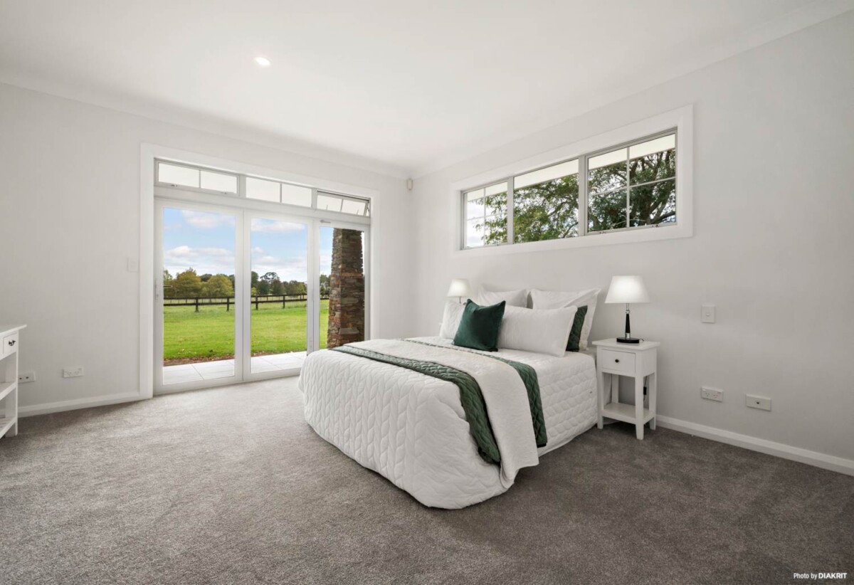 Motivated overseas owners, 606m2 6 beds + 2 offices 4 baths Grand Estate on 4.1973ha land, private swimming pool, tA large triple-car garage with dedicated gear storage, a separate laundry with an ironing room, close to Karaka Golf Club, Karaka Racecourse, Drury commercial hub (Countdown, shops, dining), ACG Strathallan and karaka school, 38 William Potter Lane, Karaka, Auckland