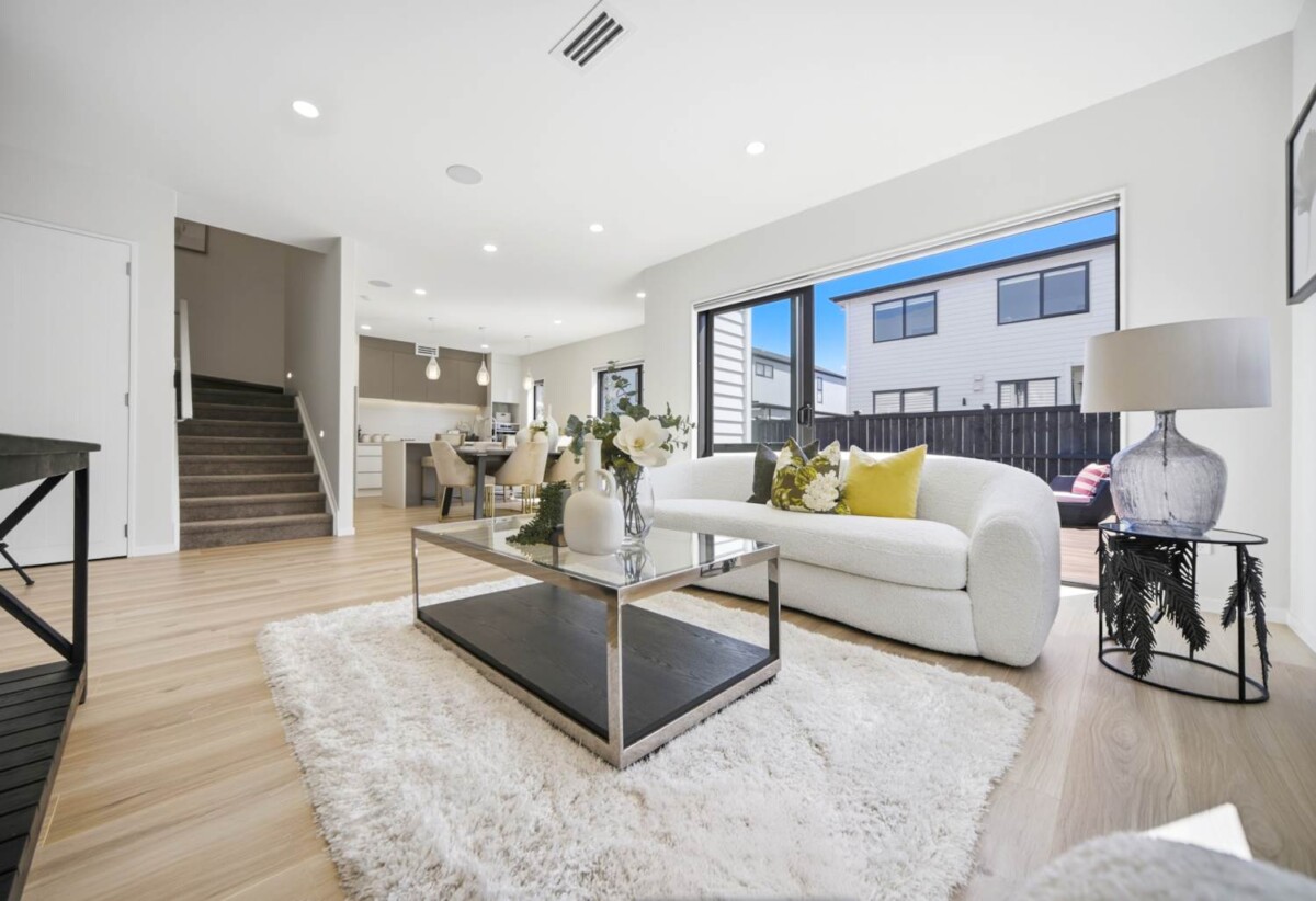 5 beds 3.5 baths house with double garage on 349m2 section, moments from scenic coastal walkways and local reserves. with quality schools, cafes, restaurants, and supermarkets nearby, 6 Turret Lane, Hobsonville, Auckland