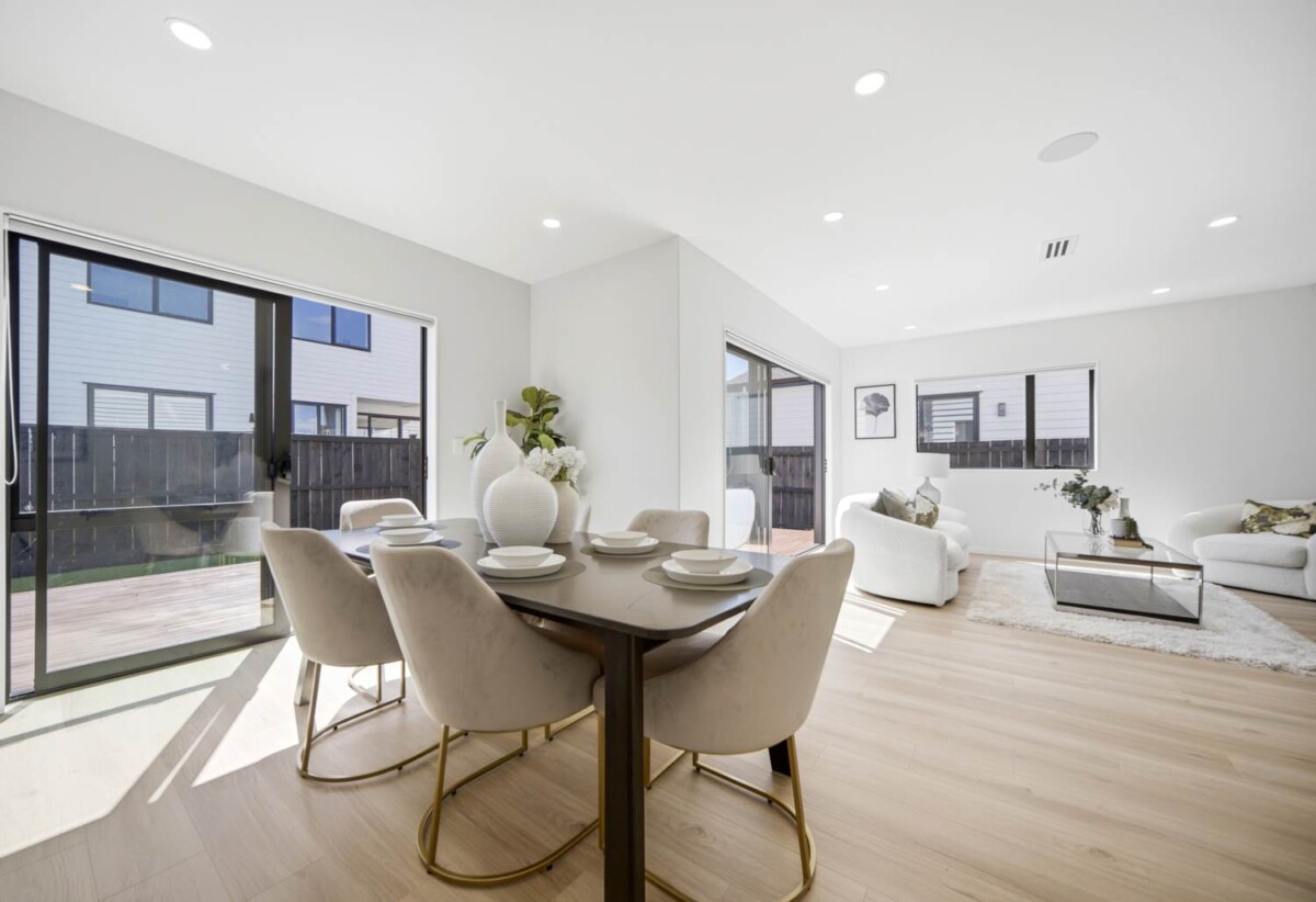 5 beds 3.5 baths house with double garage on 349m2 section, moments from scenic coastal walkways and local reserves. with quality schools, cafes, restaurants, and supermarkets nearby, 6 Turret Lane, Hobsonville, Auckland
