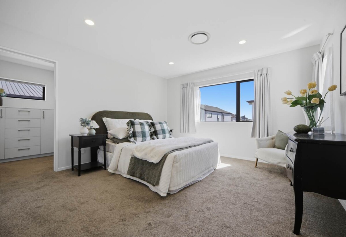 5 beds 3.5 baths house with double garage on 349m2 section, moments from scenic coastal walkways and local reserves. with quality schools, cafes, restaurants, and supermarkets nearby, 6 Turret Lane, Hobsonville, Auckland