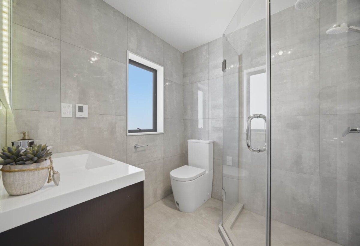 5 beds 3.5 baths house with double garage on 349m2 section, moments from scenic coastal walkways and local reserves. with quality schools, cafes, restaurants, and supermarkets nearby, 6 Turret Lane, Hobsonville, Auckland