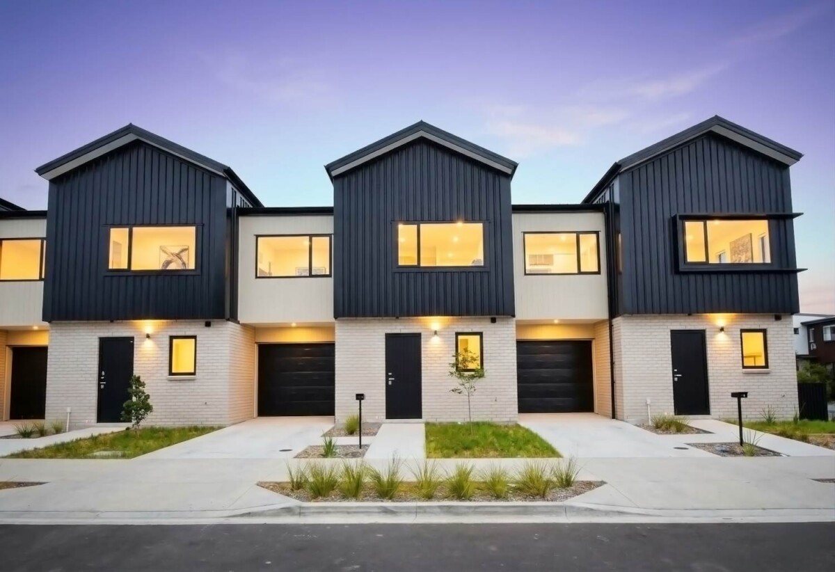 131m2 Freehold 4 beds 2.5 baths home with garage, close to schools, IKEA, Sylvia Park mall, transport links and motorway access, 6 Hokoteta Street, Mt Wellington, Auckland