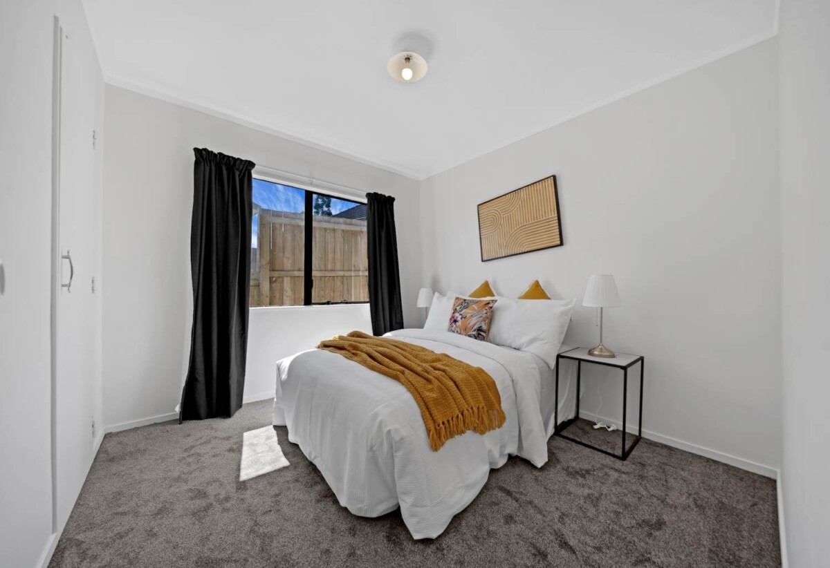 Renovated standalone 3 beds 1 bath house with garage on half of 900m2 section, close to schools, shops, supermarkets, Auckland Botanic Gardens, motorway access, 2/38 Myers Road, Manurewa East, Auckland