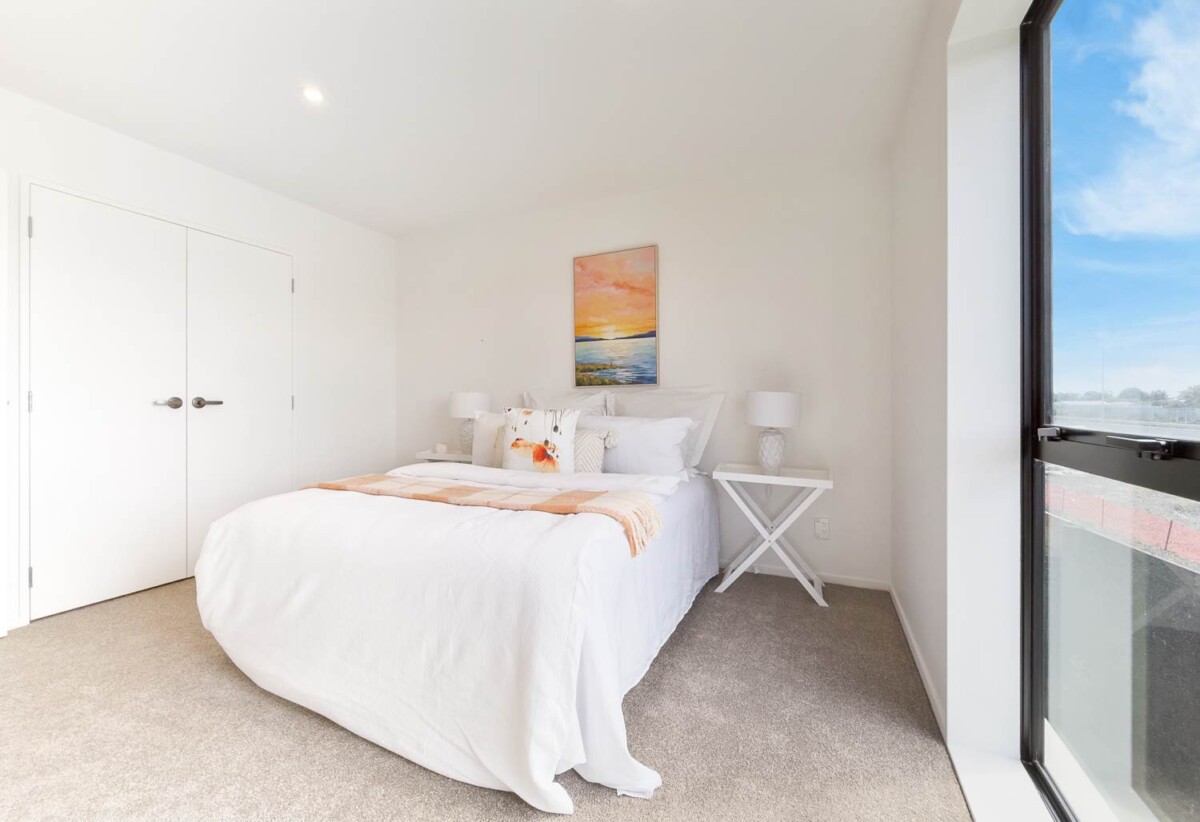 3 beds + 1 multi-functional room/study 2.5 baths home with garage, close to schools, shops, motorway access, zoned for Rosehill Intermediate, Mangapikopiko School, Rosehill College, 21 Aratuhia Lane, Hingaia/ karaka, Auckland