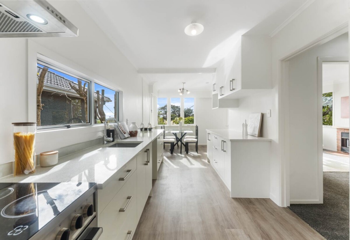 Home and income, 2 beds + a large study room 1 bath main home with 2 beds granny flat, Easy walking distance to Birkenhead Village, cafés, restaurants, supermarkets, Northcote College and Birkenhead Primary School, 10 Aorangi Place, Birkenhead, Auckland