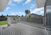 Fully renovated 3 beds 1 bath house with garage on 611m2 section, close to schools, shopping centres, motorway access, 27 Sandrine Avenue, Clover Park, Auckland