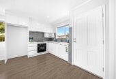 Fully renovated 3 beds 1 bath house with garage on 611m2 section, close to schools, shopping centres, motorway access, 27 Sandrine Avenue, Clover Park, Auckland