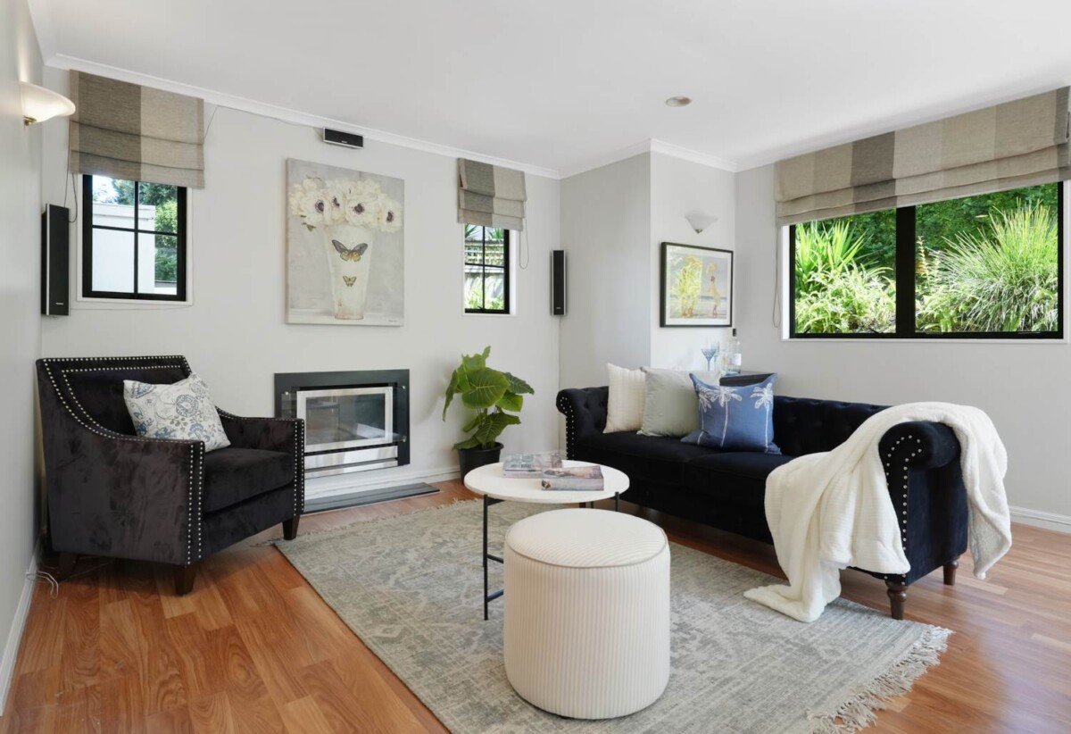 4 beds 2.5 baths house with double garage on 375m2 section, close proximity to Greenwoods Corner, Royal Oak Mall, cafes, restaurants, schools, parks, 0.4 km to Royal Oak School, 35 Goodland Street, Royal Oak, Auckland
