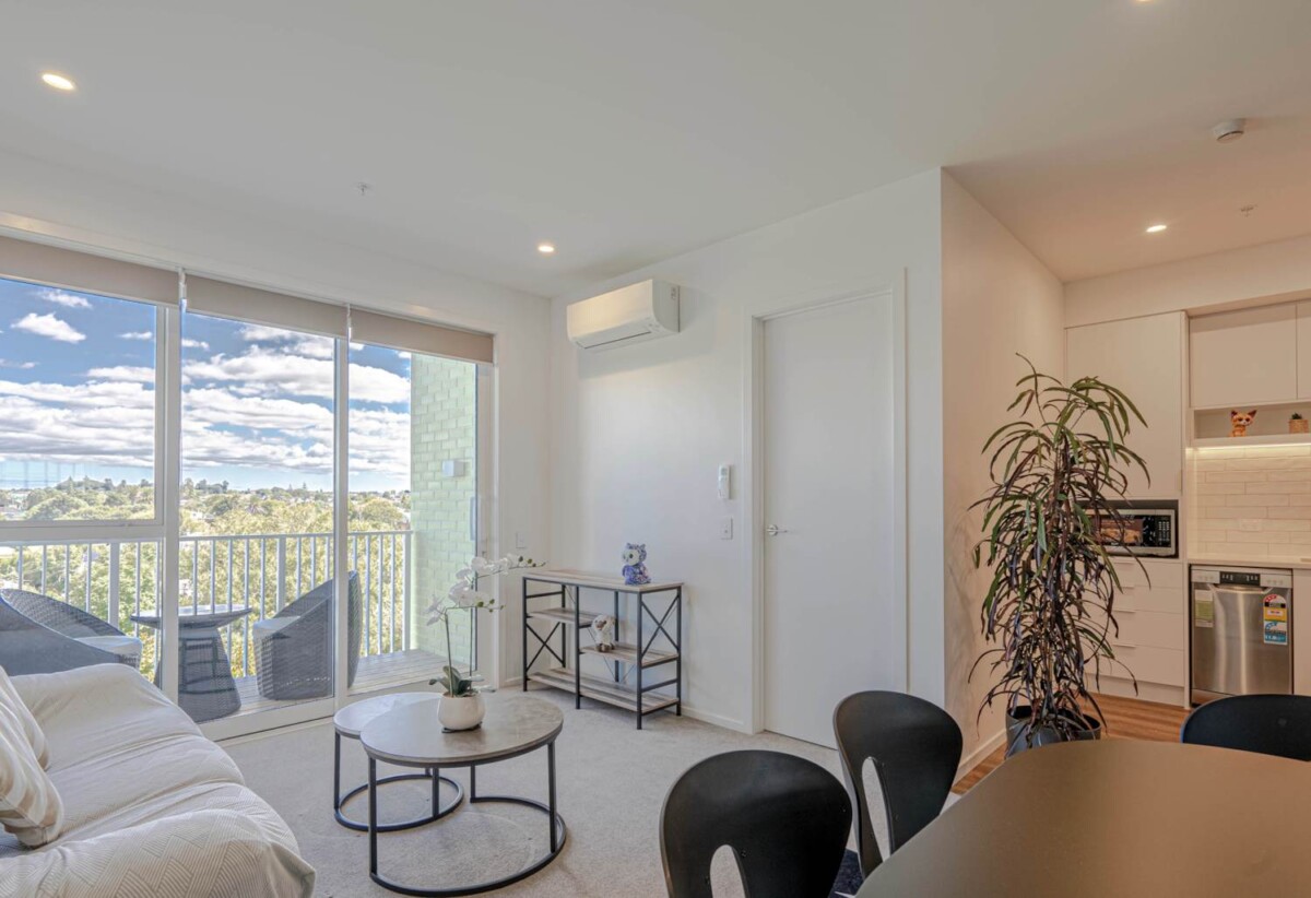 2 beds 1 bath 1 car park apartment with reserve and harbour views, Residents of the complex also enjoy access to a heated swimming pool, creating a relaxed lifestyle environment, within walking distance to Dressmart, shops and cafes, schools, park, easy motorway access, 405/9C Jordan Avenue, Onehunga, Auckland