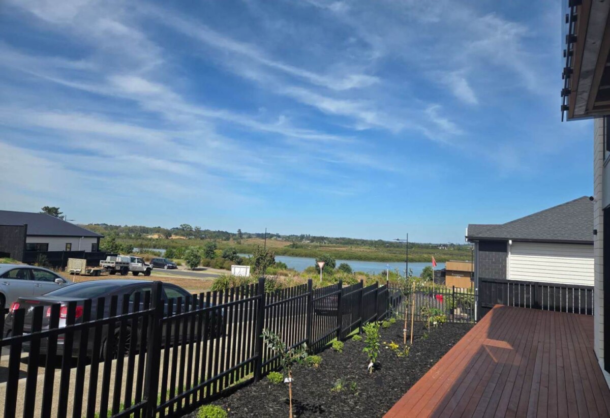 7 beds 5.5 baths house with double garage on 455n2 section, sea views, close to schools, shops, motorway access, 11 Port Way, Karaka, Auckland
