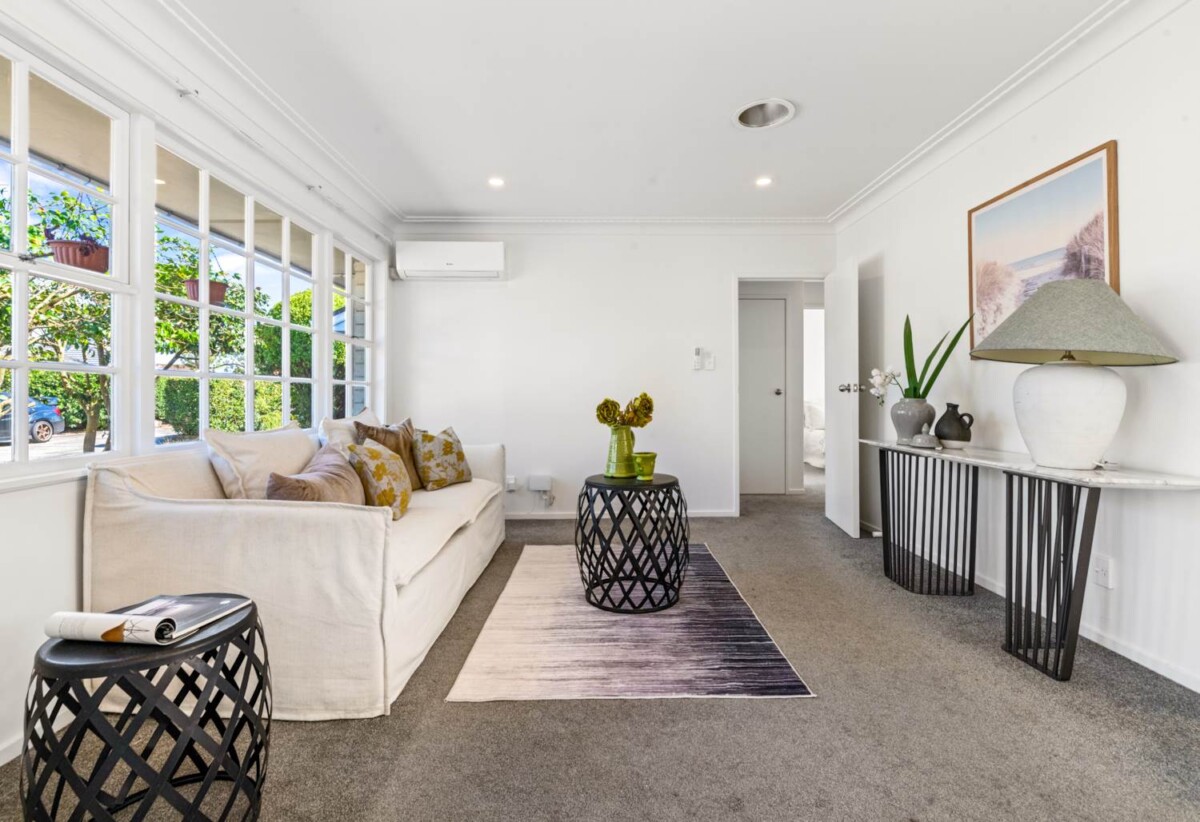 Move-in ready, renovated Brick and tile 3 beds 1 bath home with garage and a fully fenced backyard, close to Sylvia Park Mall, schools, motorway access, 3/10 Alana Place, Mt Wellington, Auckland