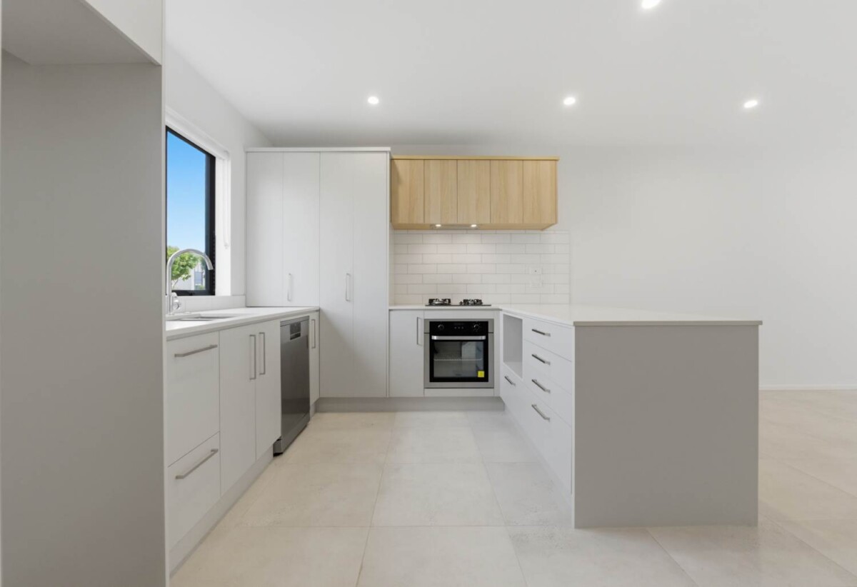 Ormiston school zone, Built By Fletcher, Motivated vendors, Freehold 4 beds 3.5 baths home with garage, walking distance to schools, parks, Ormiston town centre, 21 Whimbrel Road, Flat Bush, Auckland