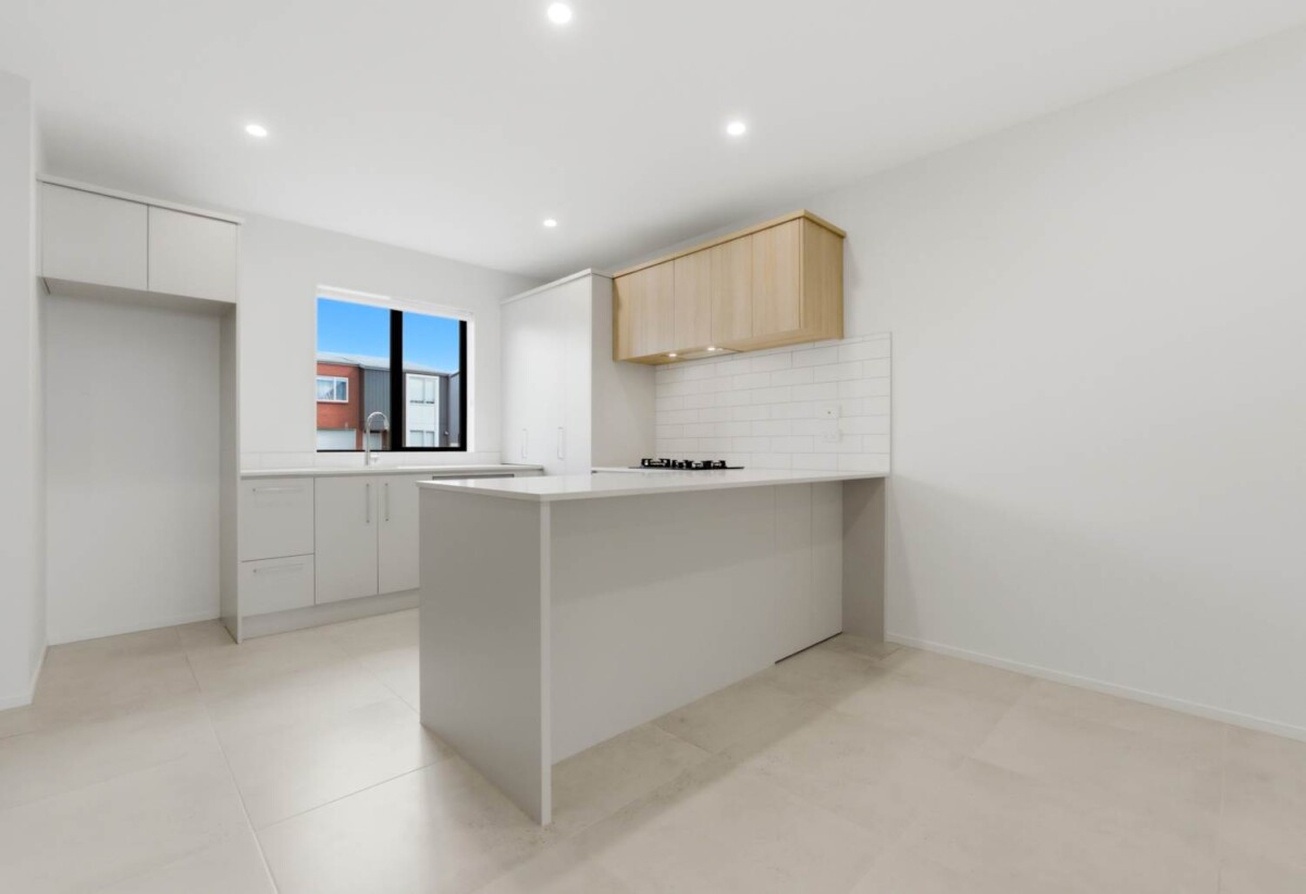 Ormiston school zone, Built By Fletcher, Motivated vendors, Freehold 4 beds 3.5 baths home with garage, walking distance to schools, parks, Ormiston town centre, 21 Whimbrel Road, Flat Bush, Auckland