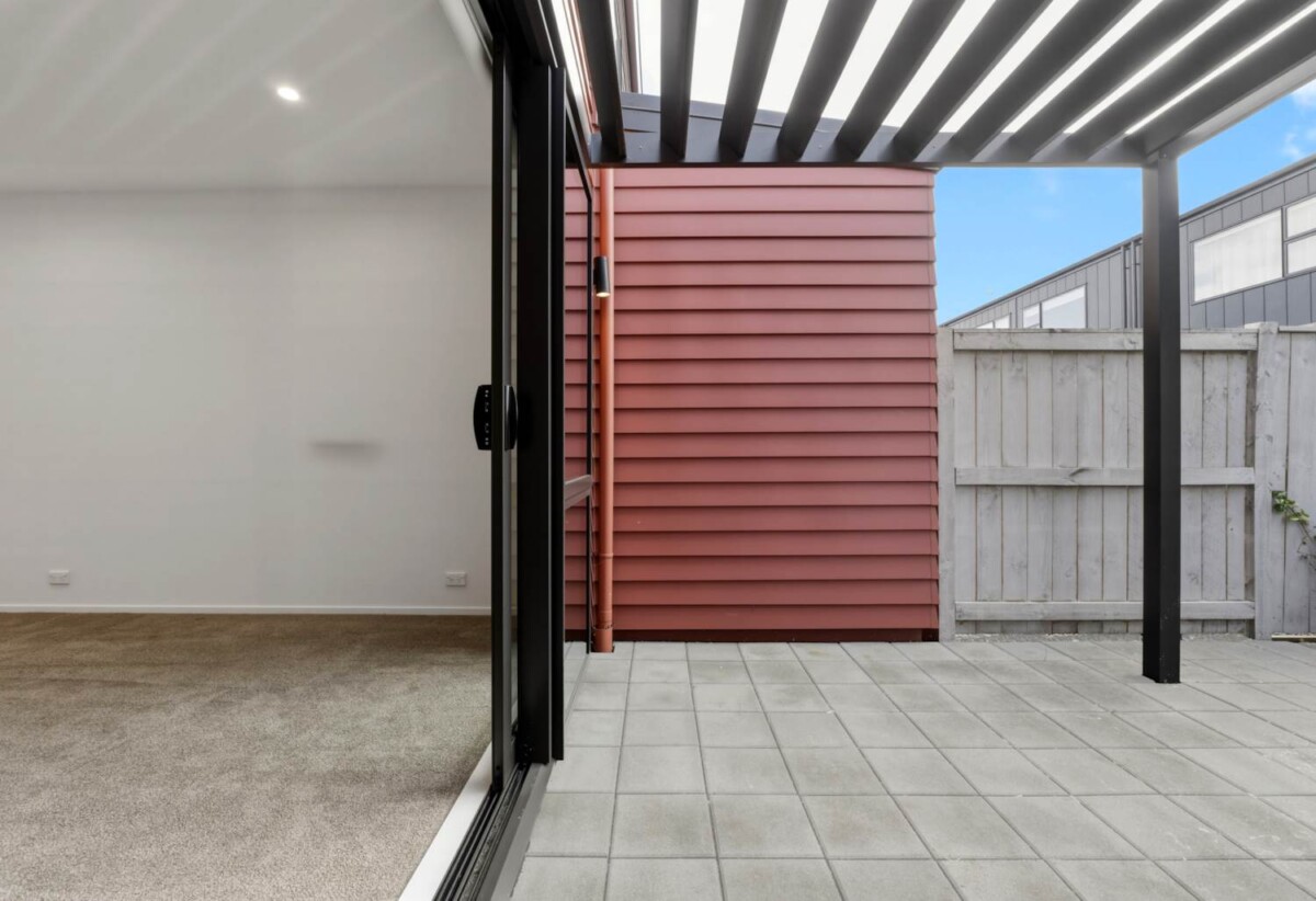 Ormiston school zone, Built By Fletcher, Motivated vendors, Freehold 4 beds 3.5 baths home with garage, walking distance to schools, parks, Ormiston town centre, 21 Whimbrel Road, Flat Bush, Auckland
