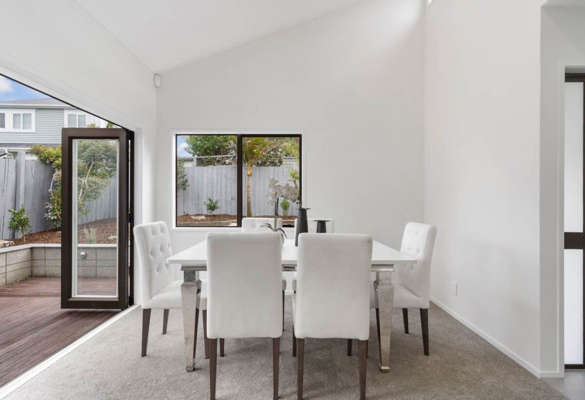 Must sell, Motivated Vendors Relocating, Fully renovated 3 beds 2 baths home with carport, moments from Remuera Village, Upland Road, Orakei Village, and Westfield Newmarket, schools, Zoned for Meadowbank School, Remuera Intermediate, and Selwyn College, 16 Maungarei Road, Remuera, Auckland