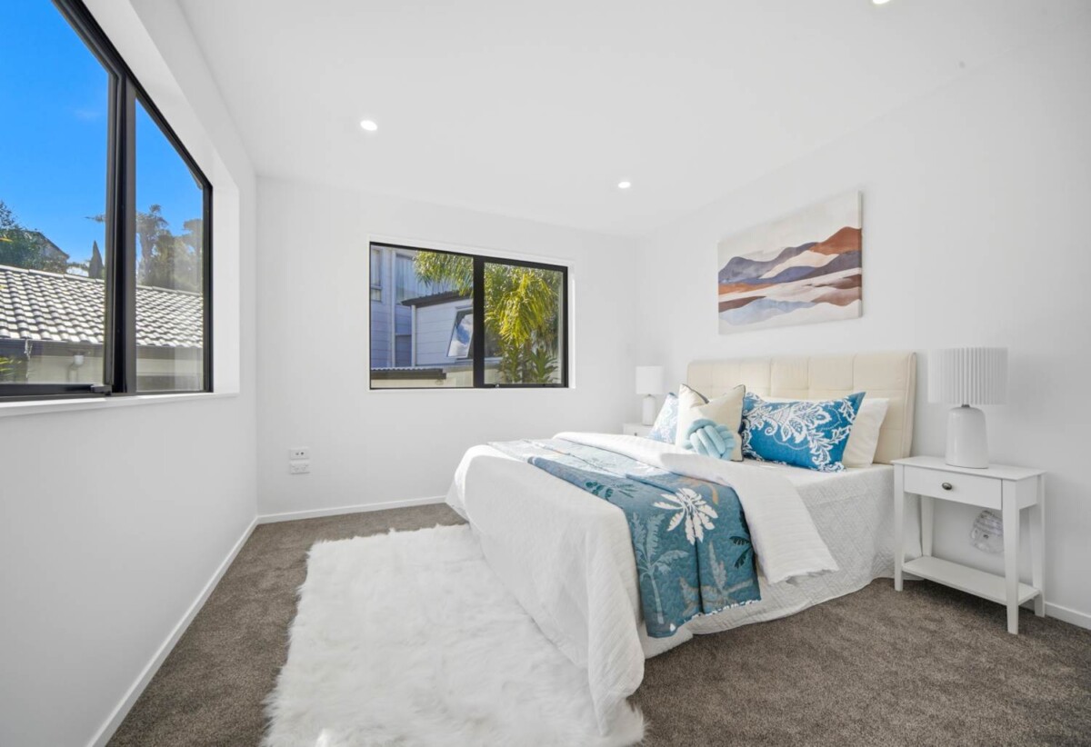 Standalone Brandnew 4 beds 2.5 baths house with garage, close to Wairau Valley and the Sunnynook Bus Station, schools, reserves, restaurant, and supermarket, quick motorway access, 79B Girrahween Drive, Totara Vale, Auckland