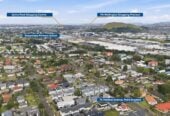 Brick and tile 4 beds 2.5 baths home with garage, walks to school, close to shops, supermarket, train station, waterfront reserve, zoned for Pt England School, Ruapotaka School, Tamaki College, 7C Holland Avenue, Pt England, Auckland