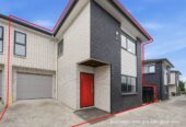 Brick and tile 4 beds 2.5 baths home with garage, walks to school, close to shops, supermarket, train station, waterfront reserve, zoned for Pt England School, Ruapotaka School, Tamaki College, 7C Holland Avenue, Pt England, Auckland