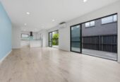 Brick and tile 4 beds 2.5 baths home with garage, walks to school, close to shops, supermarket, train station, waterfront reserve, zoned for Pt England School, Ruapotaka School, Tamaki College, 7C Holland Avenue, Pt England, Auckland