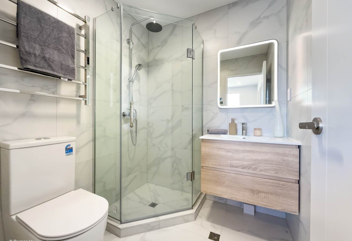 Move-in ready, Brandnew 3 beds 2.5 baths Duplex home with car park, close to schools, Westgate and Northwest shopping, dining, entertainment, motorway access, 168 Kerepi Street, Westgate, Auckland