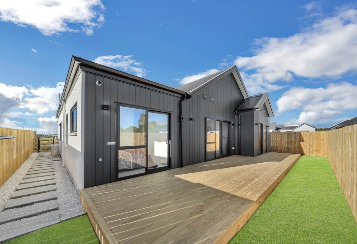 Brandnew 4 beds + office room 3 baths house with garage on 358m2 section, Set within the thriving Karaka neighbourhood, 3.8 km to Te Hihi School, 3.9 km to Karaka School, 60 Whangamaire Rise, Karaka, Auckland