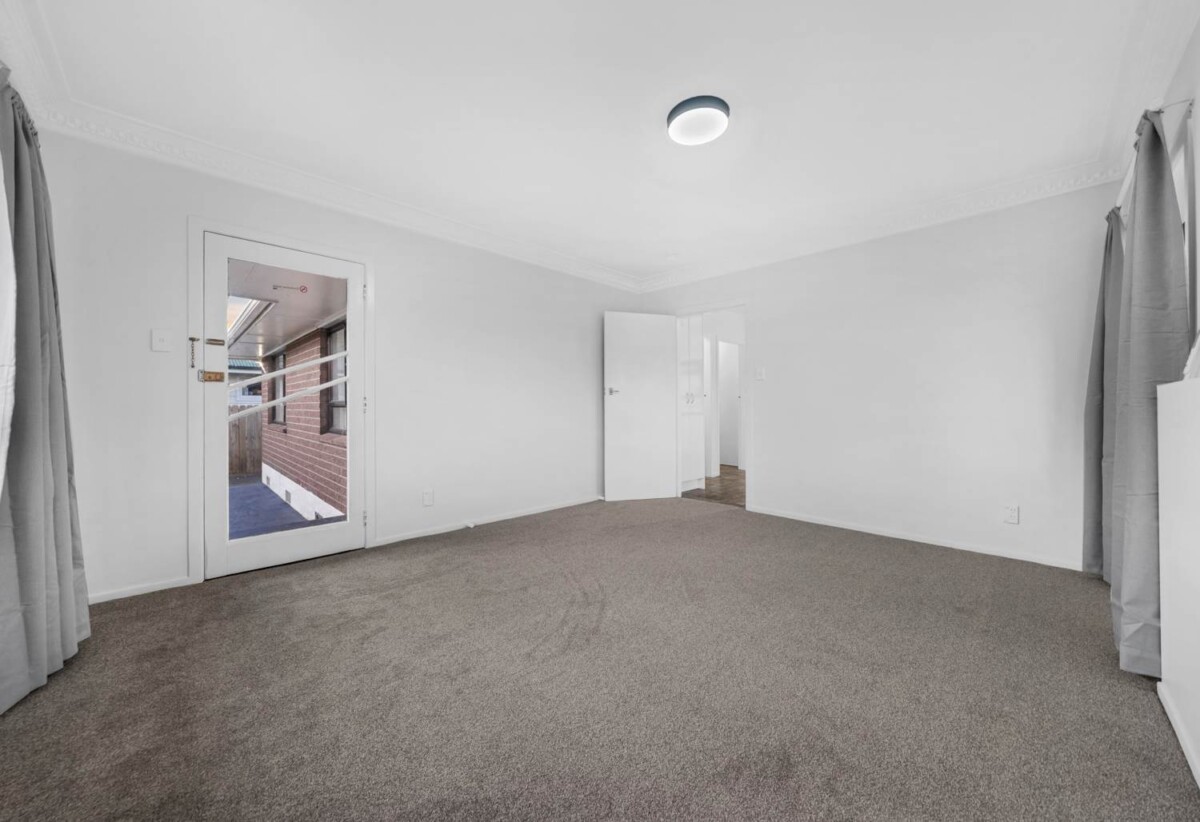 Move-in ready, Renovated 3 beds 1 bath house with double garage on 494m2 section, easy stroll to local schools and shops, with Massey Park Pools, Papakura Town Centre, and the train station all within close reach, 0.8 km to Papakura High School, 12 Hunua Road, Papakura, Auckland