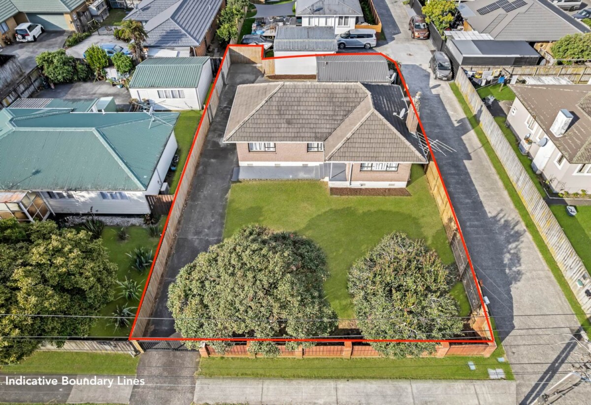 Move-in ready, Renovated 3 beds 1 bath house with double garage on 494m2 section, easy stroll to local schools and shops, with Massey Park Pools, Papakura Town Centre, and the train station all within close reach, 0.8 km to Papakura High School, 12 Hunua Road, Papakura, Auckland