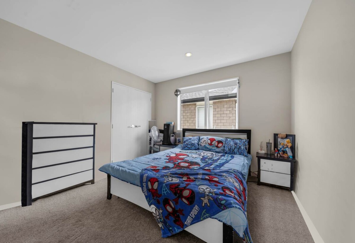 Ormiston school zone, 6 beds 5 batha house with 2 cars garage and 2 beds granny, close to schools, parks, shopping centre’s, and everyday amenities, 10 Puoro Street, Flat Bush, Auckland
