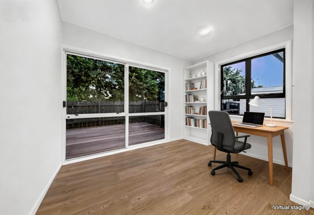 Fully renovated standalone 2 beds 1 bath home with garage, The rear garage has been fully refurbished, close to schools, supermarket, train station, motorway access, 1/3 Cross Street, Papakura, Auckland