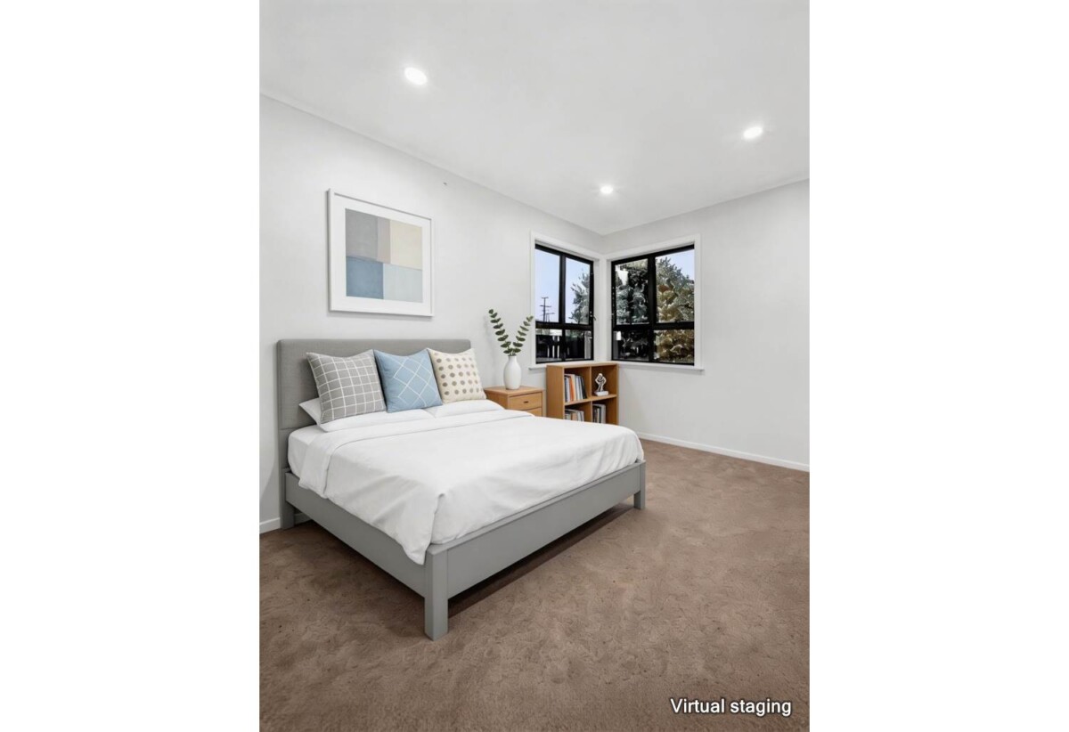 Fully renovated standalone 2 beds 1 bath home with garage, The rear garage has been fully refurbished, close to schools, supermarket, train station, motorway access, 1/3 Cross Street, Papakura, Auckland