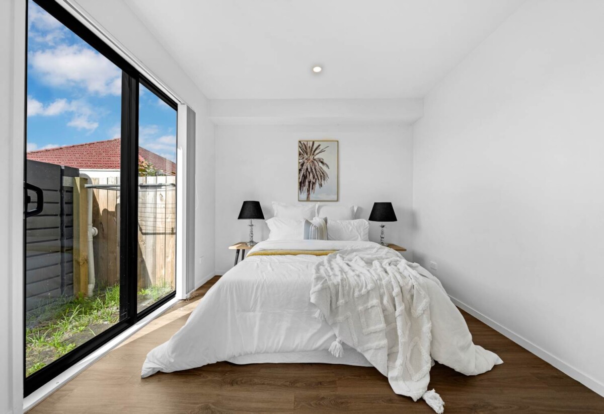 Mt Roskill Grammar zone, Freehold 3 beds 3 baths home with garage and mountain views, minutes to local shops, schools, parks, motorway access, 44A Freeland Avenue, Mt Roskill, Auckland