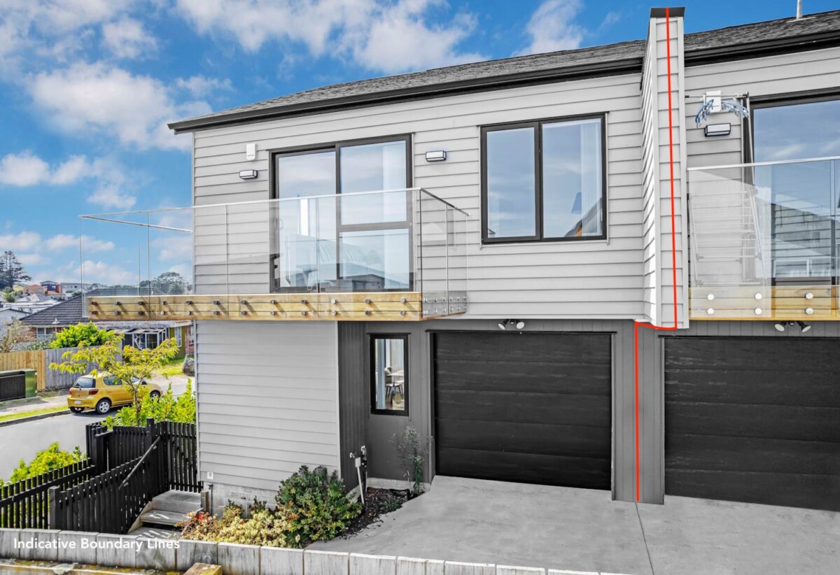 Mt Roskill Grammar zone, Freehold 3 beds 3 baths home with garage and mountain views, minutes to local shops, schools, parks, motorway access, 44A Freeland Avenue, Mt Roskill, Auckland