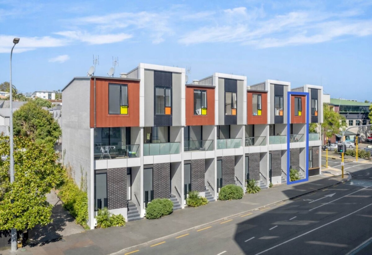 Live & Work option, 3 beds 3 baths home with car park, no body corp fees, the ground floor ensuite with its own entrance can be used for commercial or a 3rd bedroom, with all the shops, trendy eateries, and schools just minutes away, a short stroll to the train station, 1824 Great North Road, Avondale, Auckland
